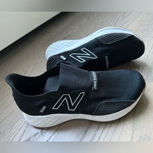 NEW!  New Balance Fresh Foam Roav
Size 6 - W